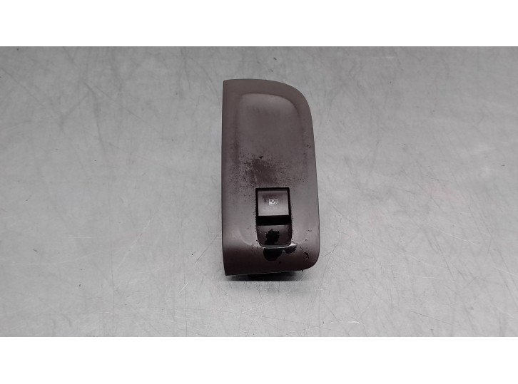 Recambio de mando elevalunas delantero derecho para opel zafira tourer 1.6 cdti dpf referencia OEM IAM 13301887  