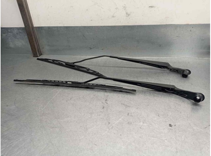 Recambio de brazo limpia delantero derecho para chrysler 300 m (lr) 2.7 cat referencia OEM IAM 5011204AB  