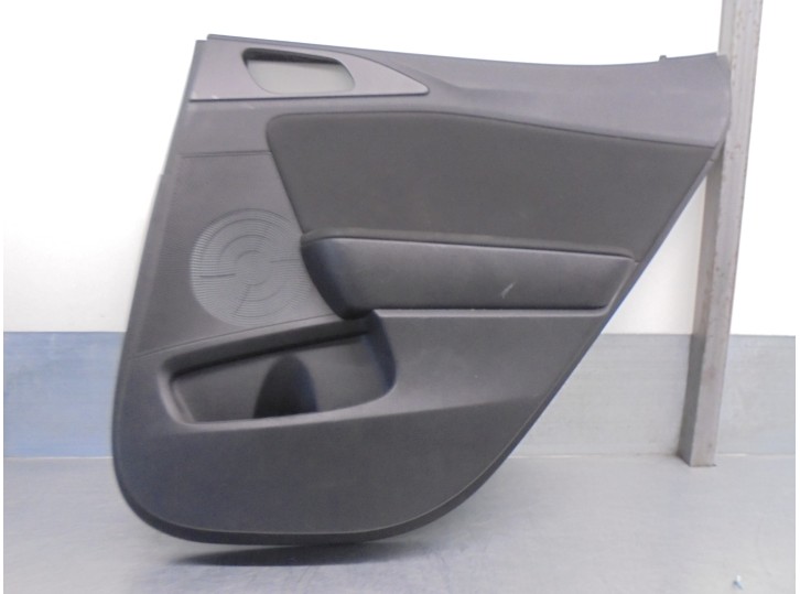 Recambio de guarnecido puerta trasera derecha para kia xceed 1.0 tgdi cat referencia OEM IAM 83302J7812DQD 