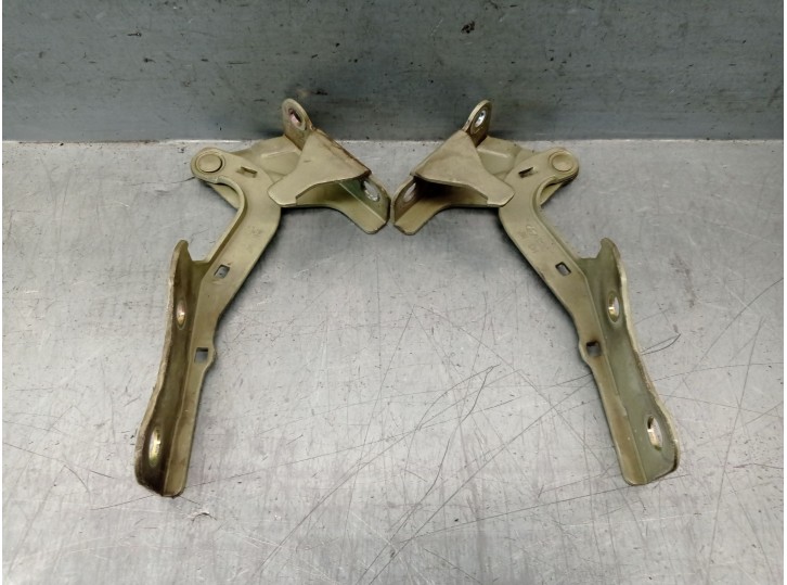 Replacement bonnet hinge for Hyundai Tucson (JM) 2.0 CRDi CAT OEM IAM reference 791202E000 791102E000 