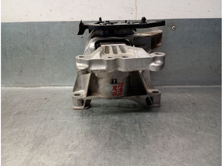 Replacement right engine mount for Opel Vivaro C van (K0) 1.5 OEM IAM reference 4A103720 4A103720 