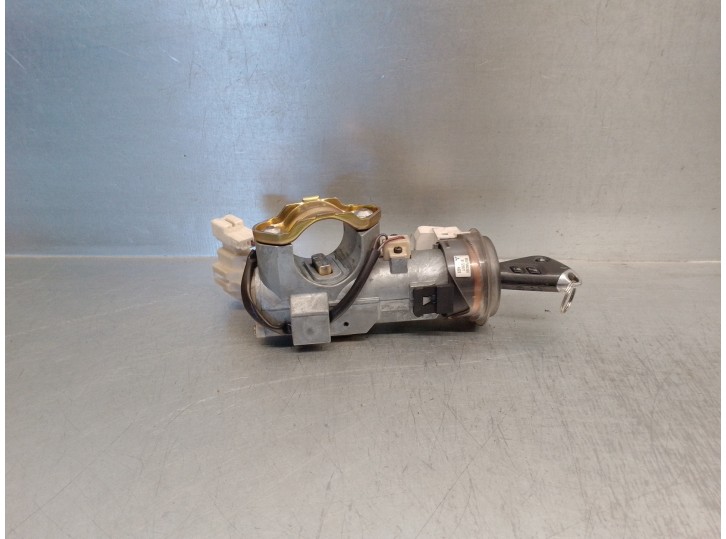 Replacement ignition switch for Subaru Legacy Estate/Outback B13 (BP) 3.0 CAT OEM IAM reference 88215AG000 XT25971 