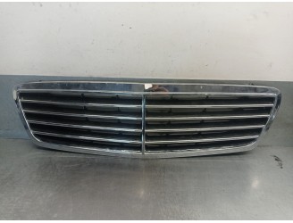 Recambio de rejilla delantera para mercedes-benz clase c t-model (s203) c 270 cdi (203.216) referencia OEM IAM A2038800183 A2038