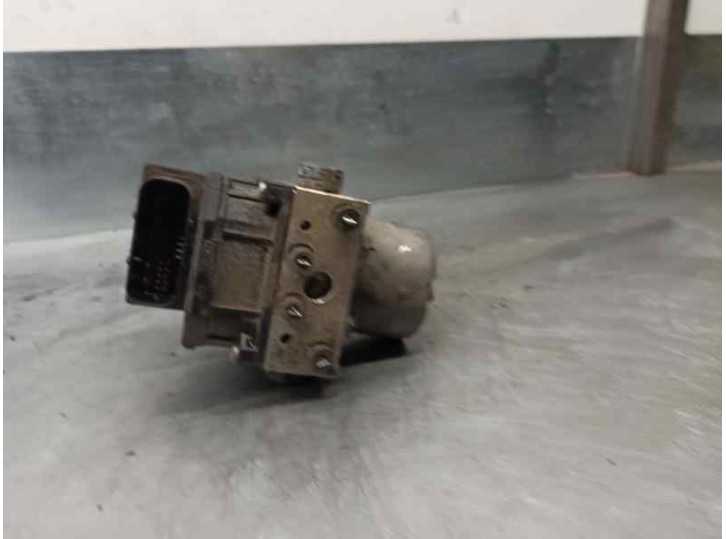ABS replacement part for Fiat Stilo (192) 1.9 JTD CAT OEM IAM reference 51718107 0265800016 BOSCH
