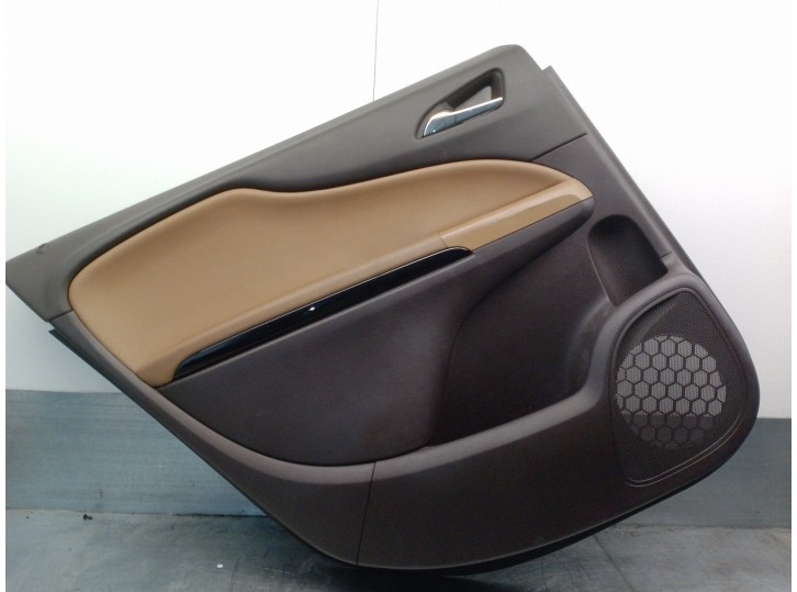 Recambio de guarnecido puerta trasera izquierda para opel zafira tourer 1.6 cdti dpf referencia OEM IAM 13419629 2230573 5 PUERT