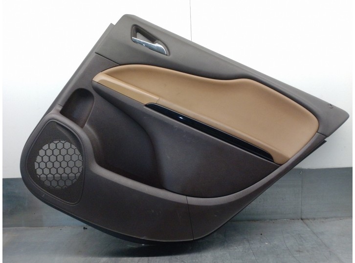Recambio de guarnecido puerta trasera derecha para opel zafira tourer 1.6 cdti dpf referencia OEM IAM 13419630 2230574 5 PUERTAS