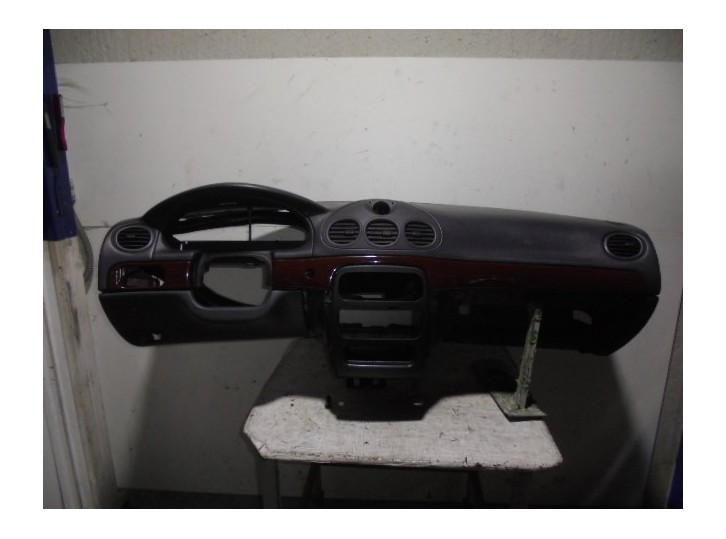 Recambio de salpicadero para chrysler 300 m (lr) 2.7 cat referencia OEM IAM LK10LAZ GRIS OSCURO 