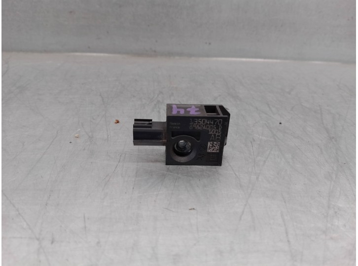 Recambio de sensor impacto para opel zafira tourer 1.6 cdti dpf referencia OEM IAM 13504470 8982A005D GM