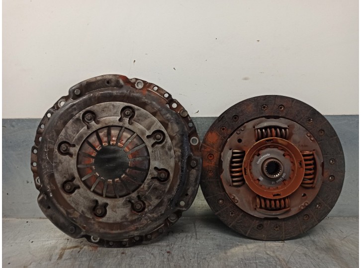 Recambio de kit embrague para renault trafic caja cerrada (ab 4.01) 1.9 diesel referencia OEM IAM 7701476834 