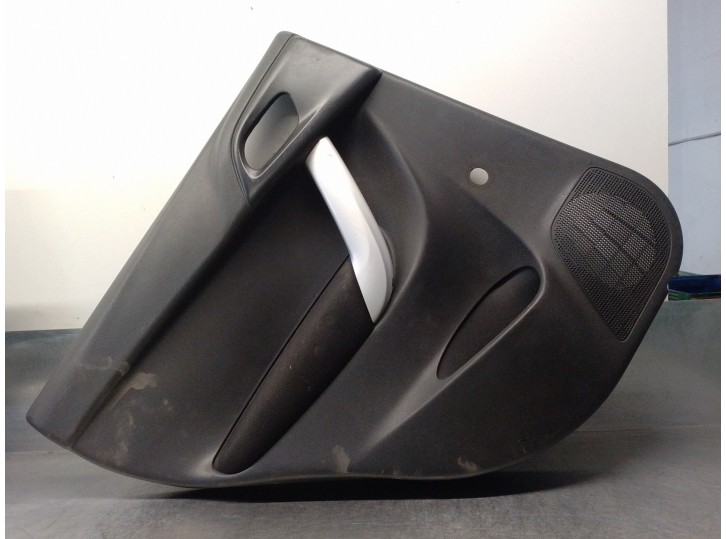 Recambio de guarnecido puerta trasera izquierda para citroën c3 ii 1.4 referencia OEM IAM 96867584ZD 5 PUERTAS