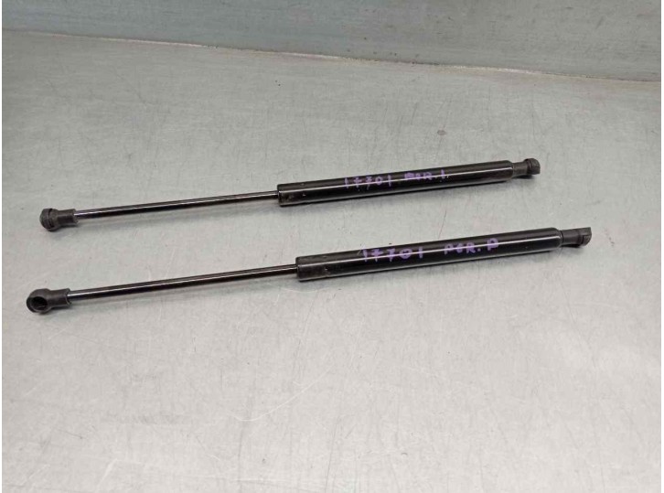 Replacement boot / tailgate dampers for Renault Clio II Phase I (B/CBO) 1.9 Diesel OEM IAM reference 08410350 