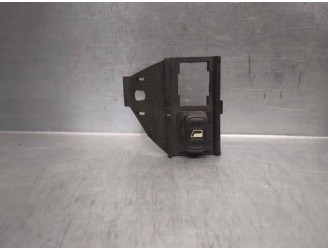 Replacement rear right window regulator switch for Citroën Xantia Saloon 2.0 HDI CAT (RHY / DW10TD) OEM IAM reference 961932328