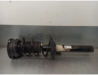 Replacement front right shock absorber for Seat Leon (KL1) 1.5 16V TSI ACT OEM IAM reference 5WA413023F 