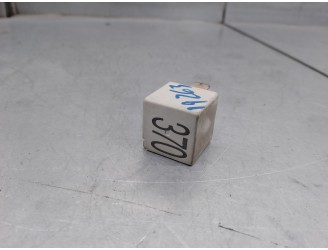 Recambio de rele para audi a4 berlina (8e) 1.9 tdi referencia OEM IAM 8D0951253  