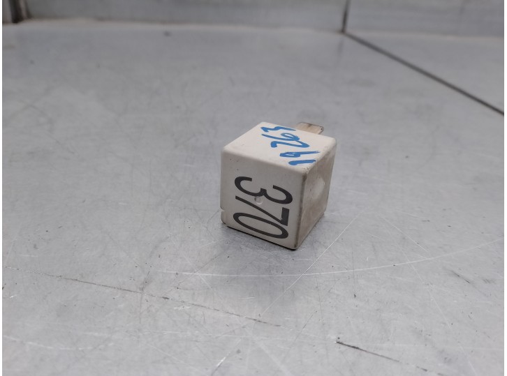 Recambio de rele para audi a4 berlina (8e) 1.9 tdi referencia OEM IAM 8D0951253  