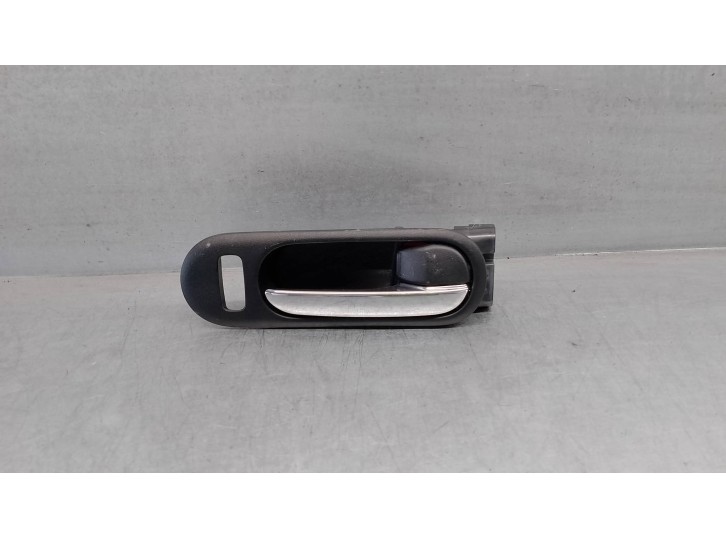 Replacement right front interior door handle for Mazda CX-7 (ER) 2.2 turbodiesel cat OEM IAM reference EH4558330A 5 DOORS