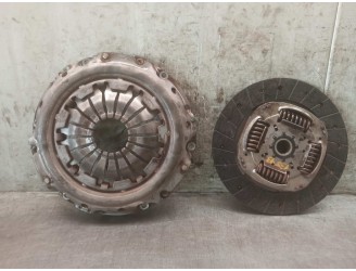 Recambio de kit embrague para dacia sandero ii 0.9 tce cat referencia OEM IAM 301012218R  