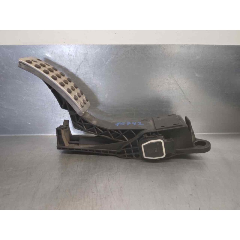 Recambio de potenciometro pedal para mercedes-benz clase m (w164) 320 / 350 cdi (164.122) referencia OEM IAM A1643000104  