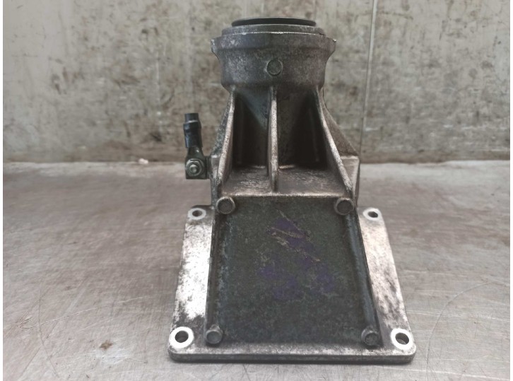 Recambio de soporte cambio para bmw x3 (e83) 3.0 turbodiesel referencia OEM IAM 31537516067  