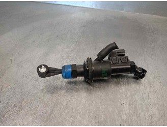 Recambio de bomba embrague para dacia sandero iii 1.0 tce 90 referencia OEM IAM 306106883R  