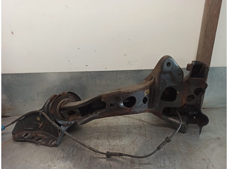 Recambio de mangueta trasera izquierda para mini r50 , r53 16v cat referencia OEM IAM 33326757159 CESTA 42B