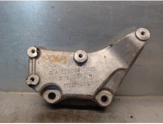 Replacement engine mount for Mercedes-Benz C Class (W204) Estate 2.1 CDI cat OEM IAM reference A6510940039 A6510940039 