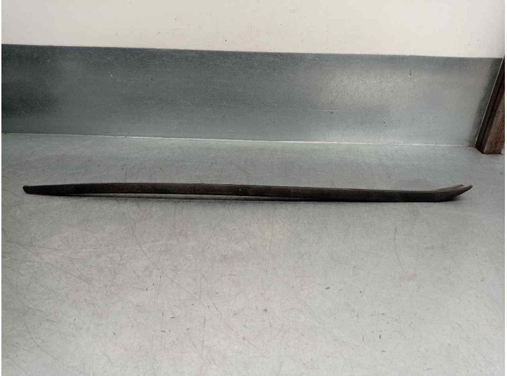 Recambio de molduras delanteras para volkswagen passat variant (3g5) 2.0 tdi referencia OEM IAM 3G0854328 