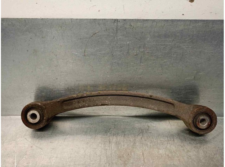 Recambio de brazo suspension superior trasero derecho para ssangyong rodius 2.7 turbodiesel cat referencia OEM IAM 4540121000  