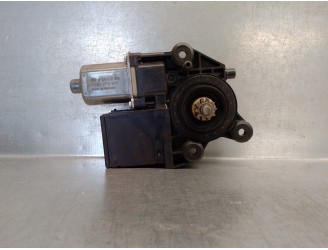 Recambio de motor elevalunas delantero derecho para renault megane iii berlina 5 p 1.5 dci diesel cat referencia OEM IAM 8073000