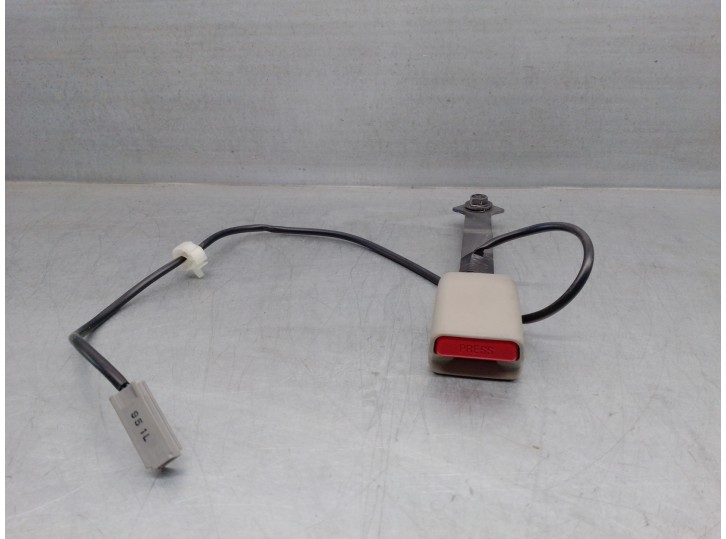 Recambio de enganche cinturon para mazda cx-7 (er) 2.2 turbodiesel cat referencia OEM IAM EHY457680 DELANTERO IZQUIERDO 5 PUERTA