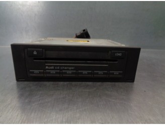Replacement audio system / CD radio for Audi A3 (8P) 2.0 TDI OEM IAM reference 8E0035111 