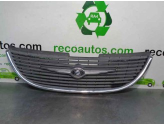 Recambio de rejilla delantera para chrysler voyager (rg) 2.5 crd cat referencia OEM IAM 4857522AA 