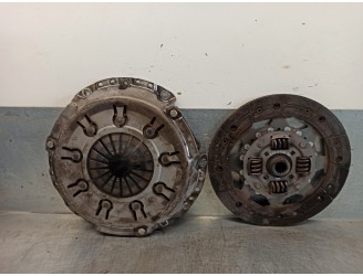 Replacement clutch kit for Ford Orion 1.6 OEM IAM reference 5027205 122011410 LUK