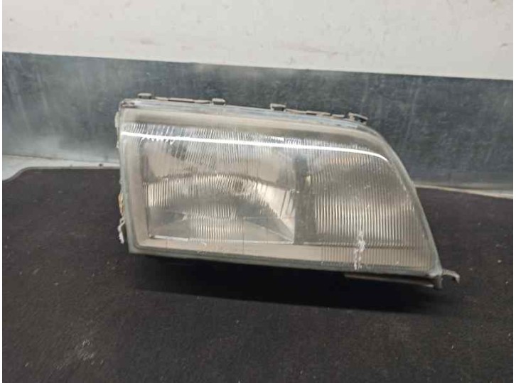 Replacement right headlight for Mercedes-Benz C-Class (W202) saloon 2.2 Diesel CAT OEM IAM reference 2028200261 4 DOORS