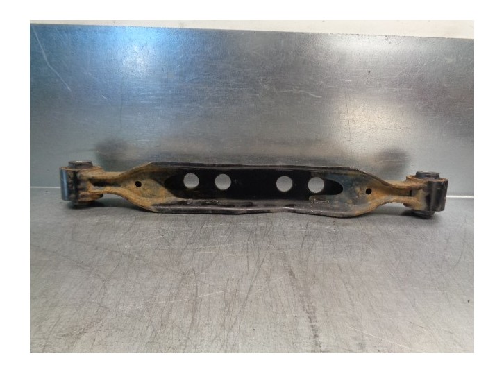 Recambio de brazo suspension inferior trasero izquierdo para nissan juke (f15) 1.6 16v referencia OEM IAM 551101KD0A  