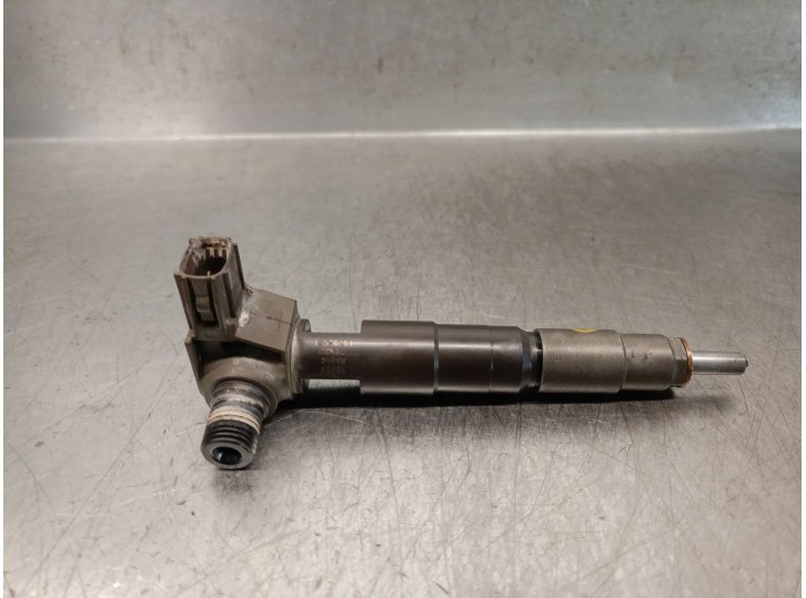 Recambio de inyector para subaru outback (bs) 2.0 d awd (bsd) referencia OEM IAM 16613AA040 DENSO