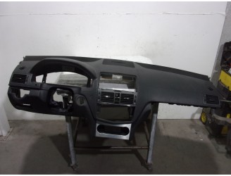 Recambio de salpicadero para mercedes-benz clase c (w204) familiar 2.1 cdi cat referencia OEM IAM A20468037879F45 NEGRO 