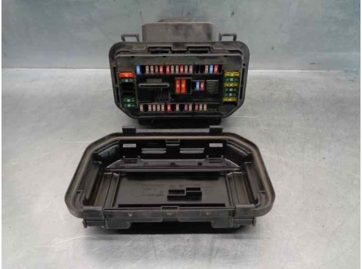 Recambio de caja reles / fusibles para bmw serie 3 gran turismo (f34) 330d referencia OEM IAM 9337879 
