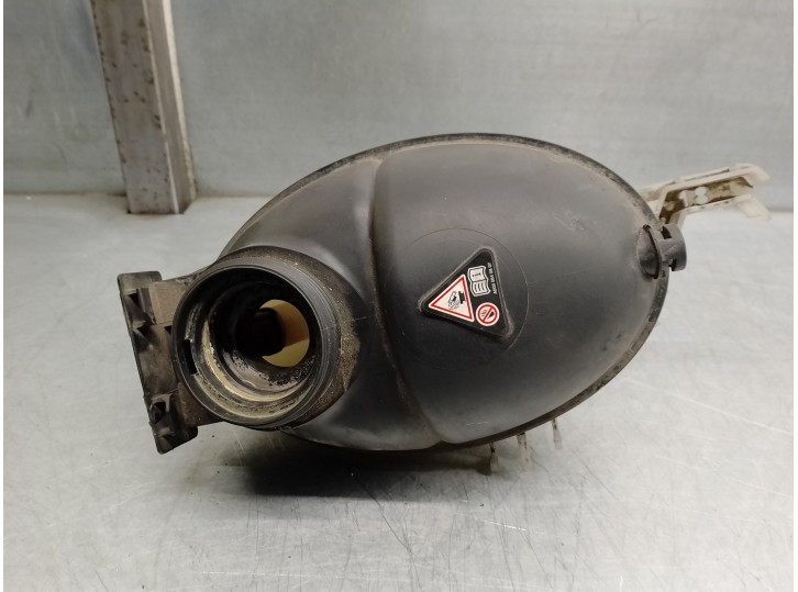 Replacement expansion tank for Mercedes-Benz C-Class (W204) estate 2.1 CDI cat OEM IAM reference A2045000549 
