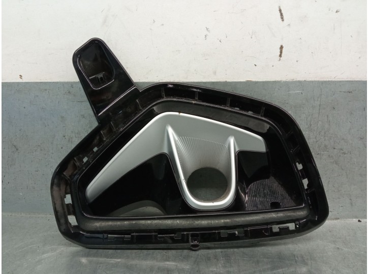 Recambio de molduras delanteras para kia stonic (yb) 1.2 cvvt referencia OEM IAM 86523H8HA0 86523H8HA0 