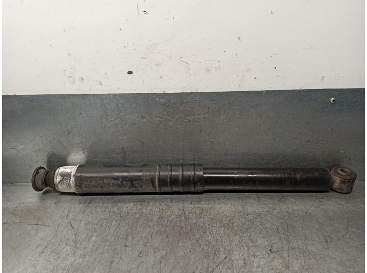 Recambio de amortiguador trasero derecho para renault clio iv 0.9 referencia OEM IAM 562109815R PN7310326FG 