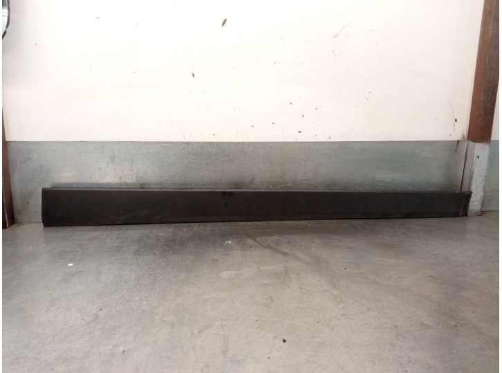 Recambio de moldura para kia stonic (yb) 1.2 cvvt referencia OEM IAM 87724H8400 87724H8400 