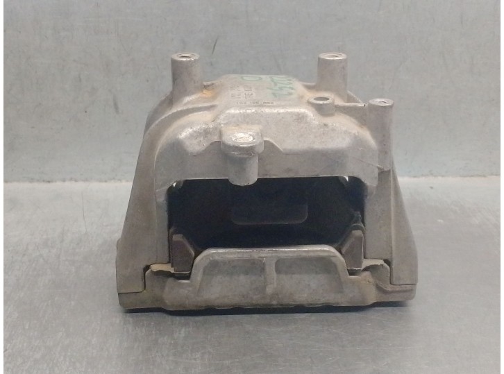 Replacement right engine mount for Volkswagen Caddy IV van/MPV (SAA, SAH) 2.0 TDI 4Motion OEM IAM reference 1