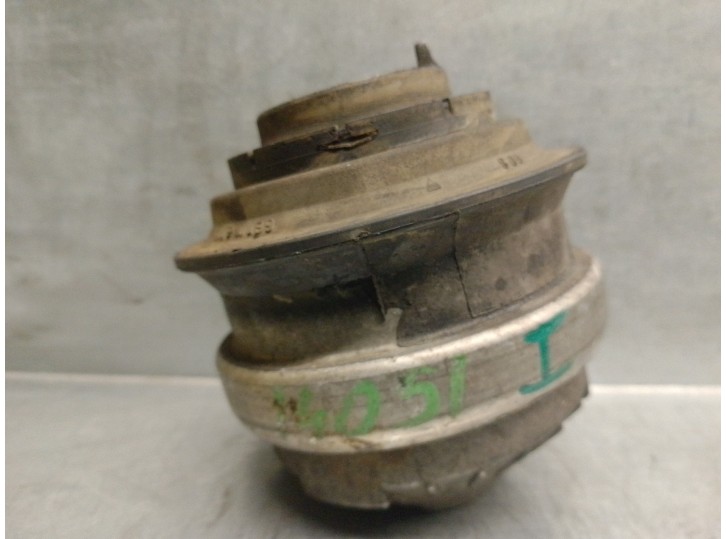 Replacement left engine mount for Mercedes-Benz E-Class (W211) saloon E 270 CDI (211.016) OEM IAM reference 2112400317 