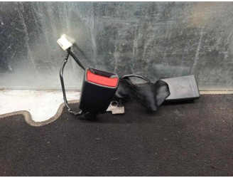 Recambio de enganche cinturon para kia rio 1.1 crdi cat referencia OEM IAM 898401W200HU TRA DER + CENTR 3 PUERTAS