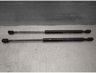 Replacement tailgate / boot lid dampers for Renault Laguna Grandtour (K56) 2.0 16V OEM IAM reference 7700427547 5 DOOR