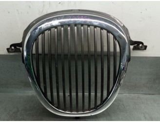 Recambio de rejilla delantera para jaguar s-type 3.0 v6 24v cat referencia OEM IAM XR838A133 XR81067 