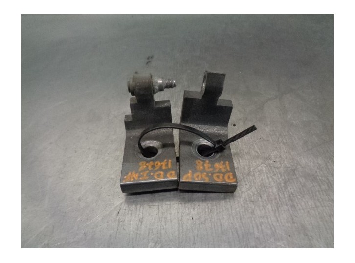 Recambio de bisagra puerta para bmw x5 (e70) 3.0 turbodiesel cat referencia OEM IAM 7068074 7068078 