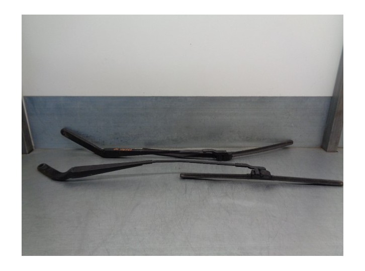 Recambio de brazo limpia delantero derecho para bmw x5 (e70) 3.0 turbodiesel cat referencia OEM IAM 61617153736 61617153739 