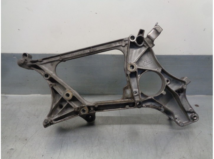 Recambio de soporte alternador para mercedes-benz clase c (w204) familiar 2.1 cdi cat referencia OEM IAM A6512011109 